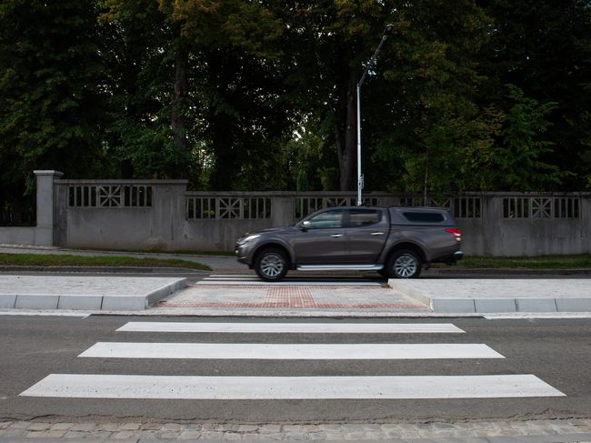 Z dotace město již postavilo nový přechod pro chodce a na něj navazující chodníky v ulici Velehradská.
