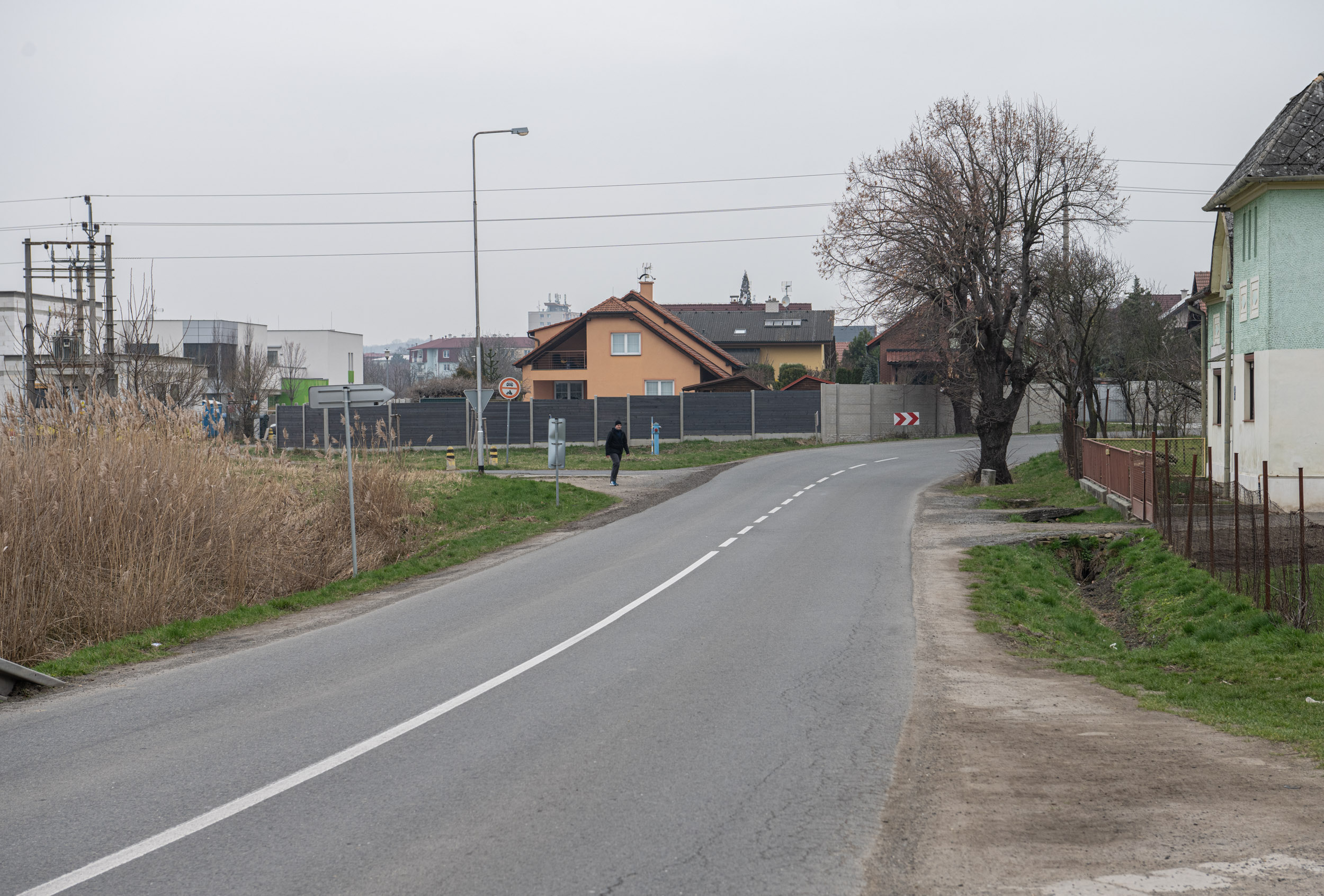 Měl by pokračovat až po křižovatku s ulicí Třasoňova.