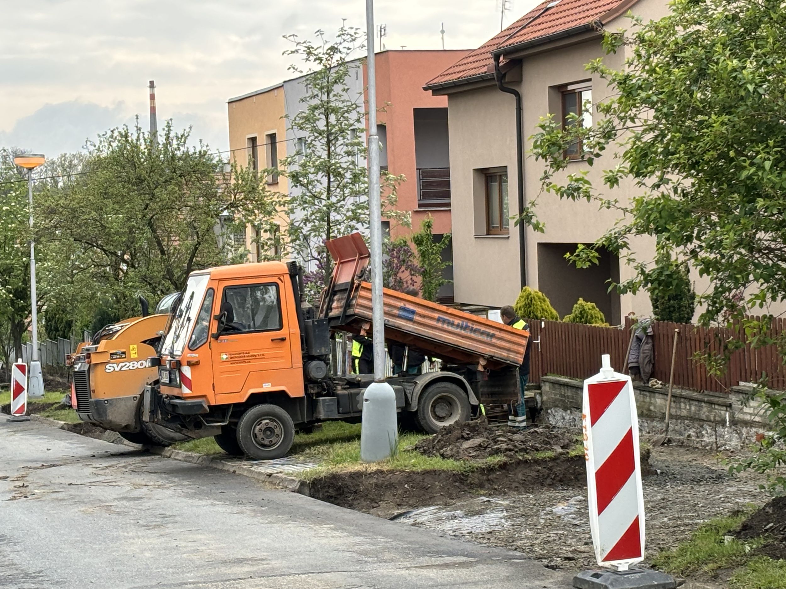 Město opravuje chodník v ulici Pod Barbořinou.