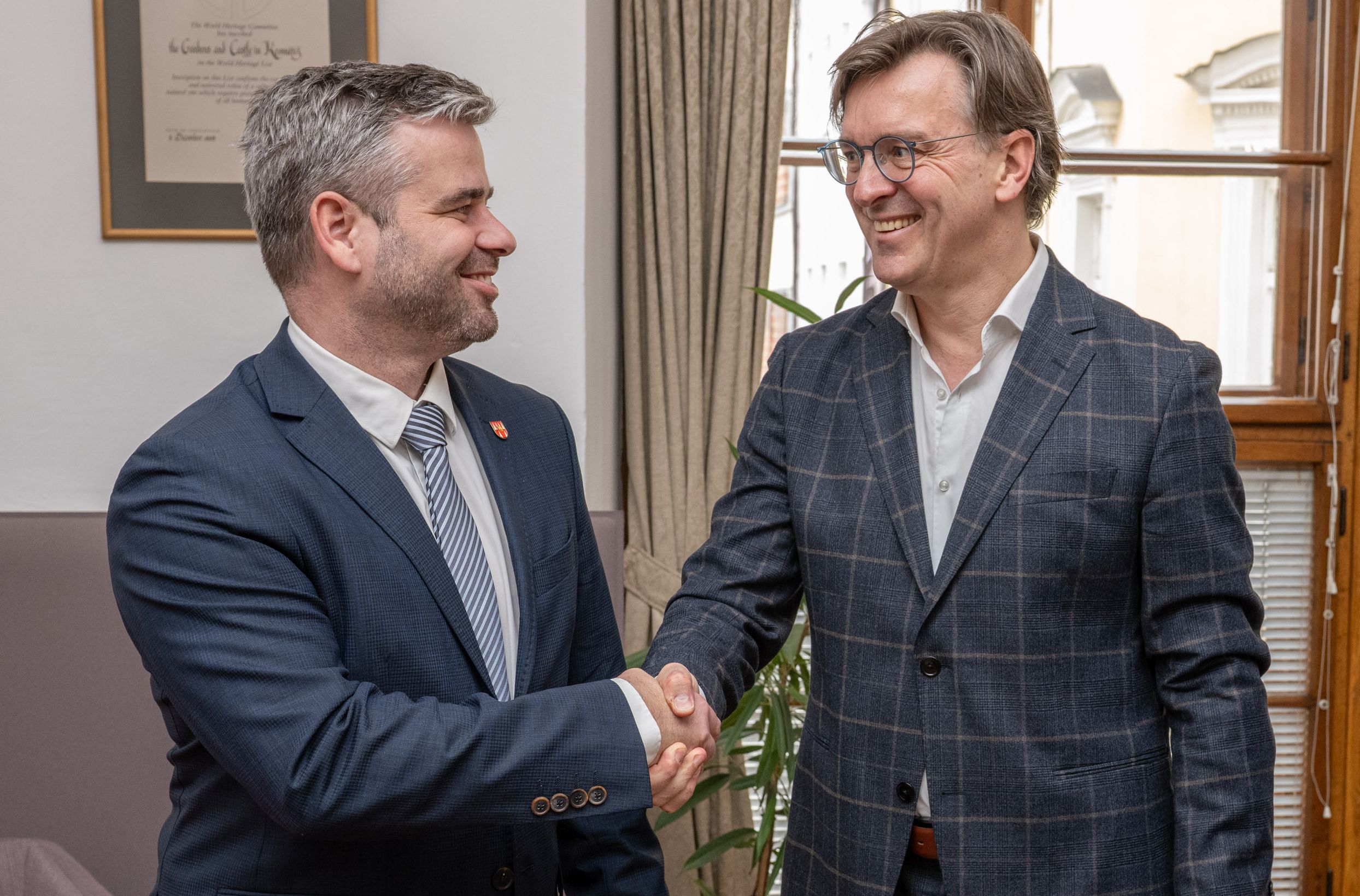 Laureátem Ceny města Kroměříže za minulý rok, tedy prozatím posledním, komu bylo ocenění uděleno, je dirigent Tomáš Netopil.