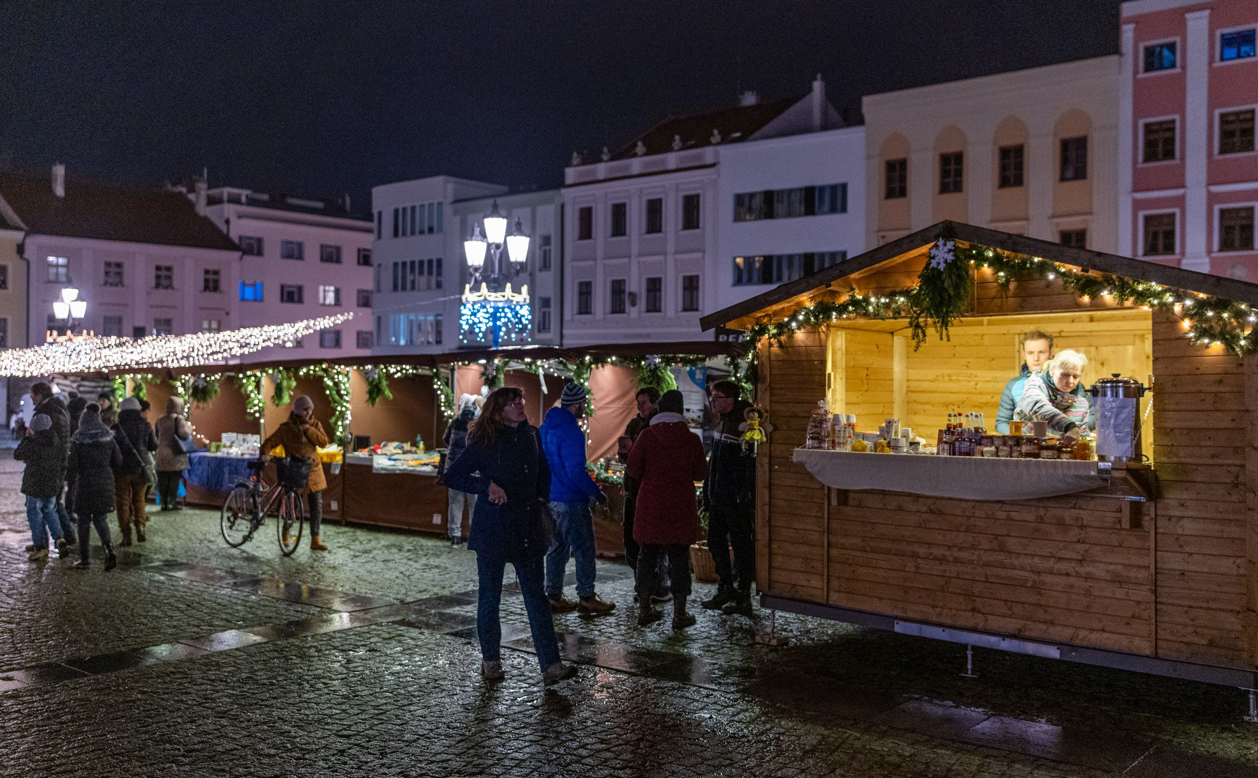 Stánky na vánočních trzích 2024.