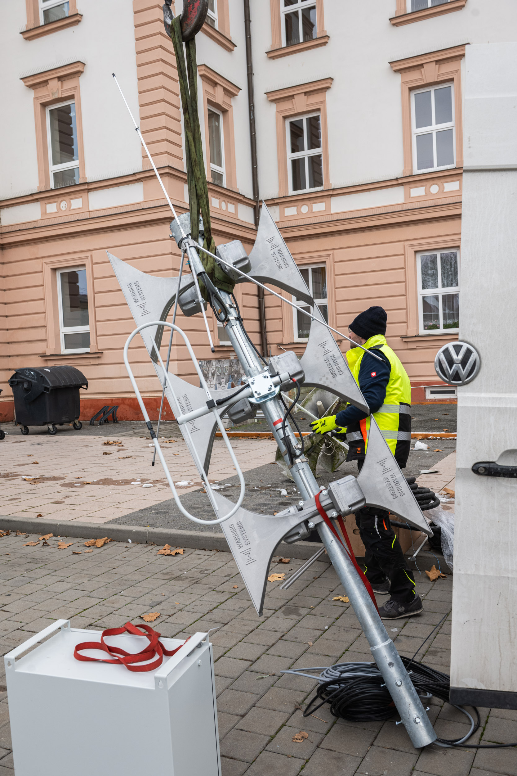 Hlásič byl vyměněn i na střeše bývalého posádkového domu armády ve Velehradské ulici.