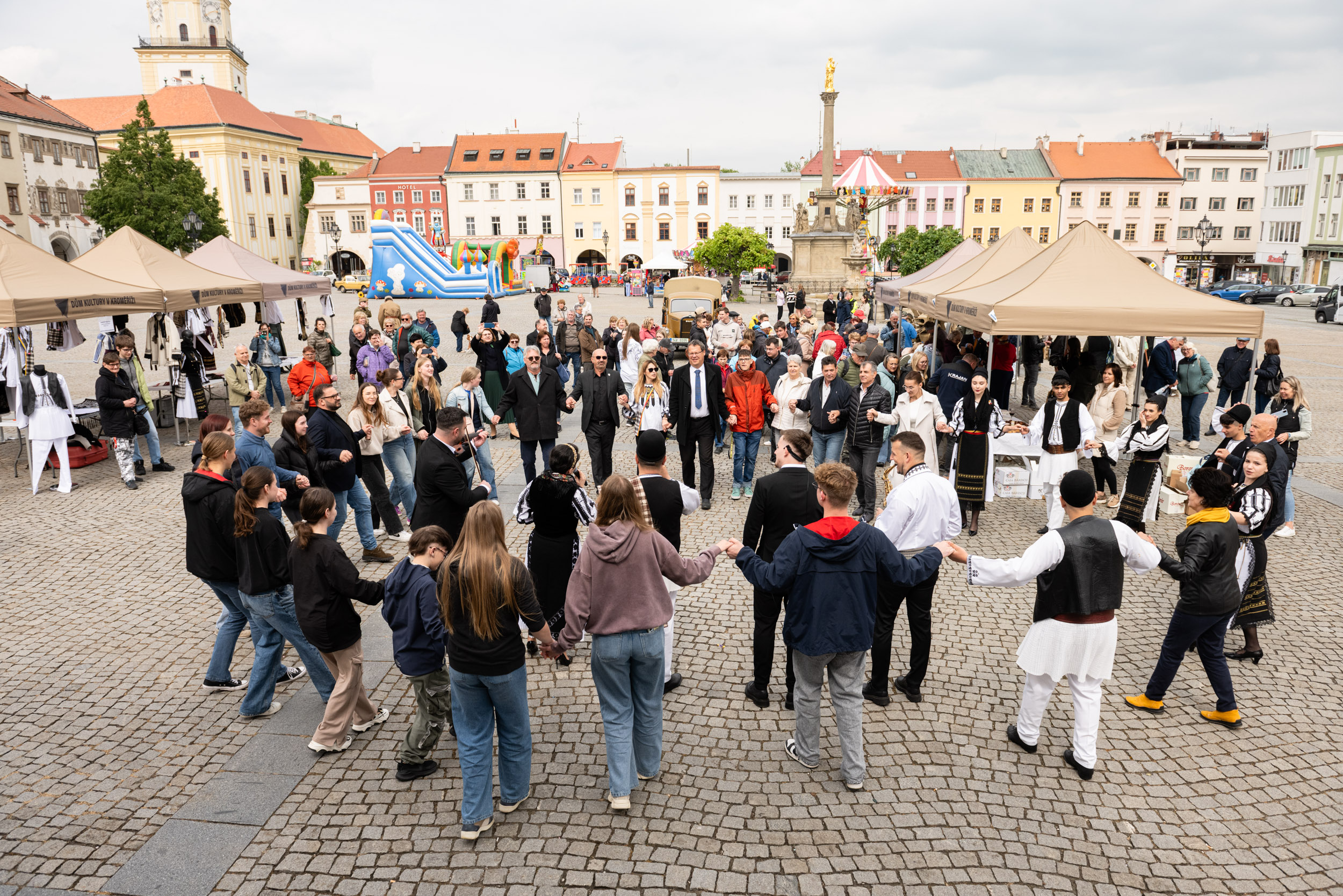 Do tance zapojili i přítomné obyvatele Kroměříže.